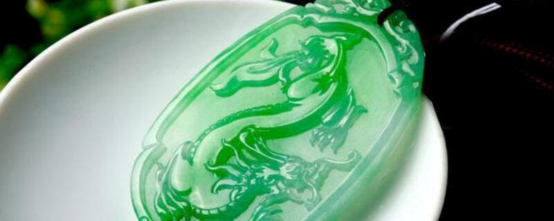 翡翠能泡水吗