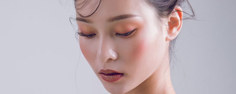 怎么用高光才不显毛孔