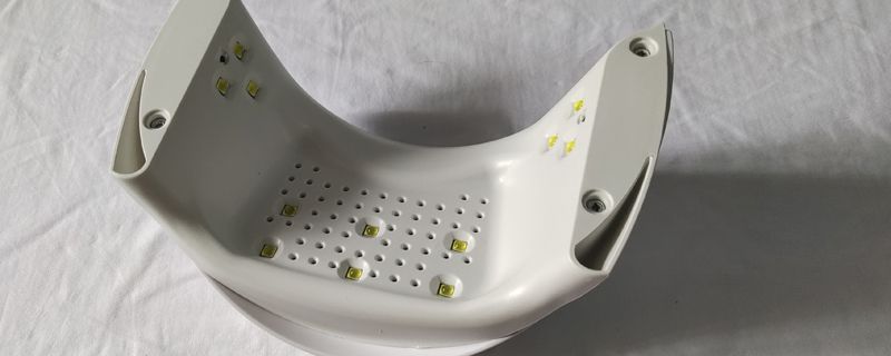 美甲灯照黑还能恢复吗