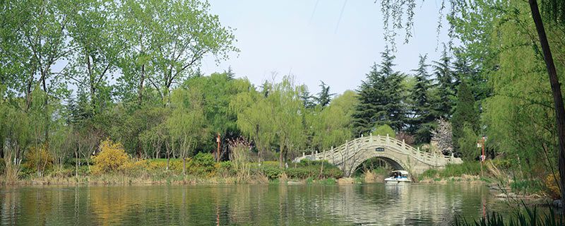 抚仙湖在云南哪个市