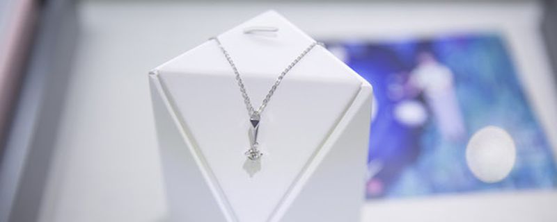白银项链为什么变黑要洗