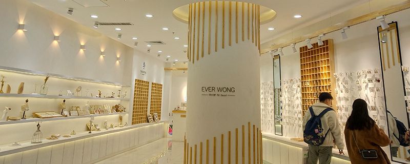 h拖鞋是什么牌子