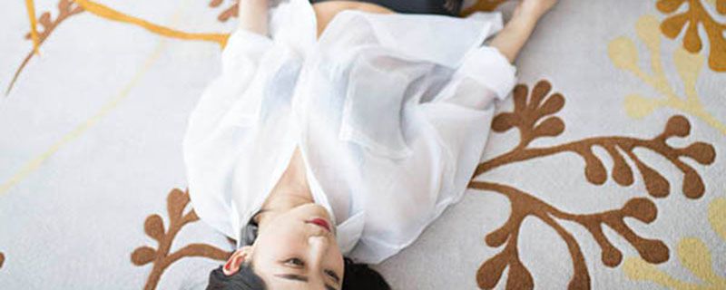 防晒衣什么颜色的效果比较好
