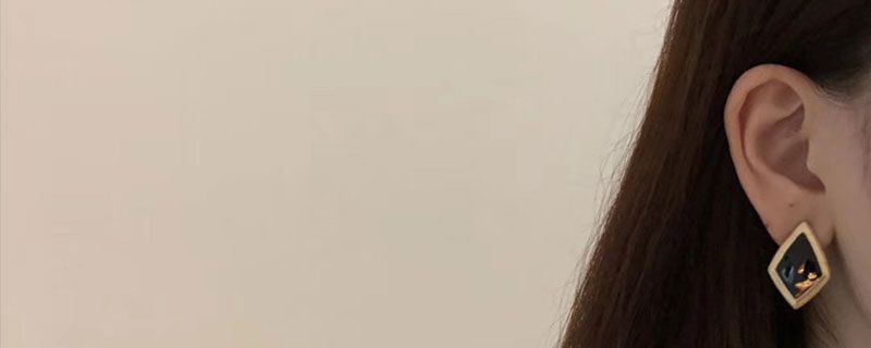钻石在阳光下是彩色的吗