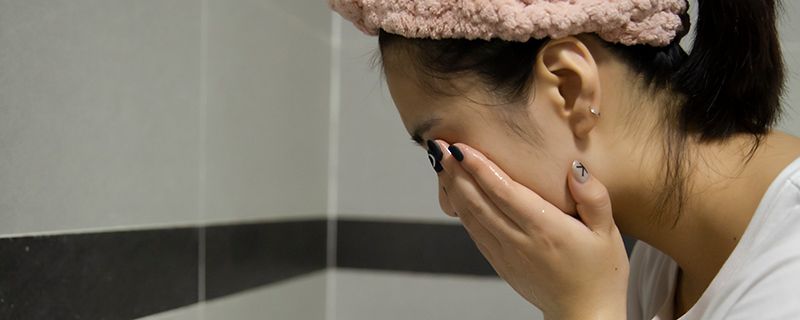 希思黎百合洁肤乳使用方法