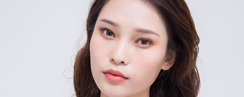不画眼线可以画眼影吗