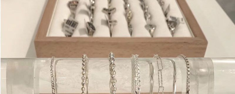 花纹银手镯缝隙好脏怎么清洗