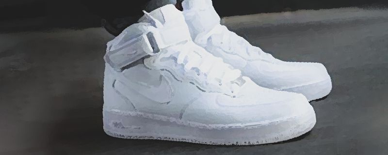 af1骨白冰蓝鞋底是夜光吗