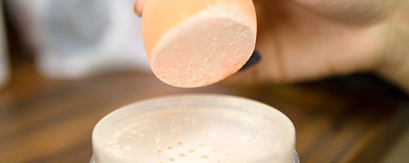 素颜霜后要拍散粉吗