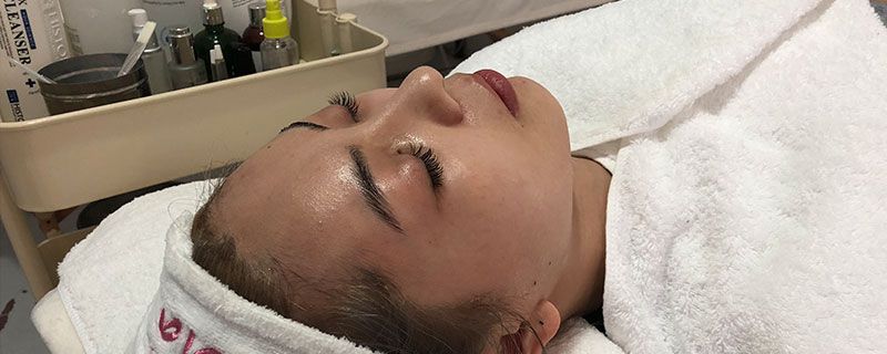 刷果酸毛孔会越刷越粗吗