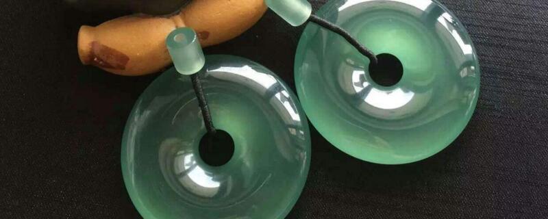 翡翠的透明度与什么有关