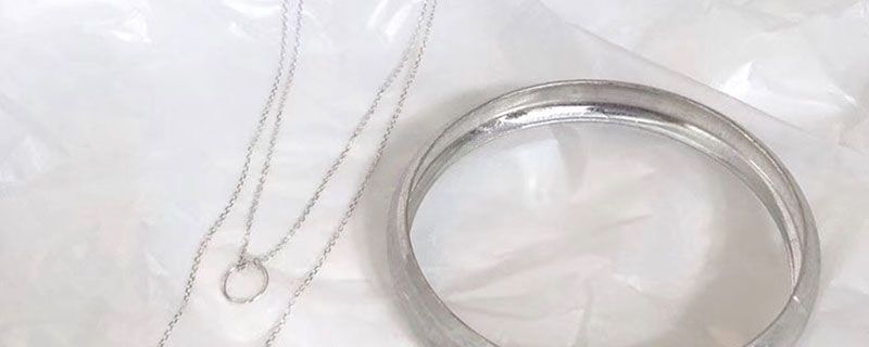 怎样让银饰品光亮如新