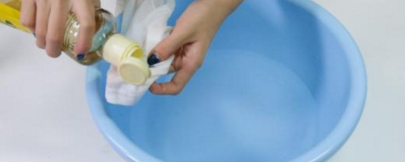 蜡烛油用什么东西可以洗掉